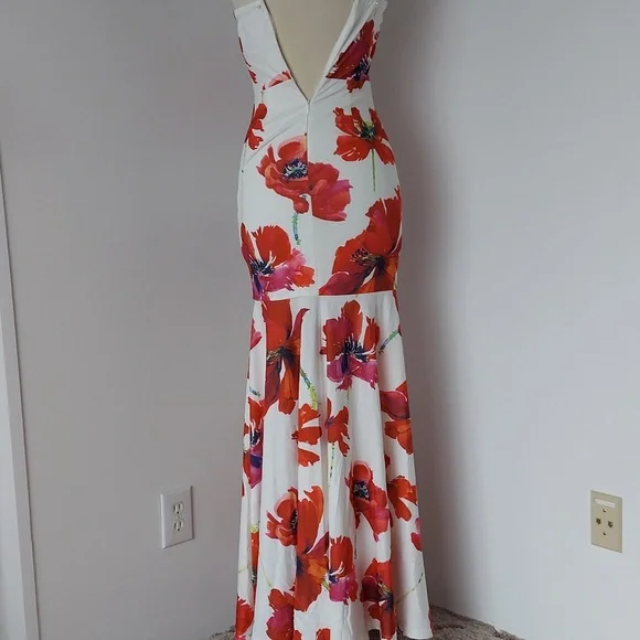 Fashion Nova Women's Floral Gown - Picture 4 of 7